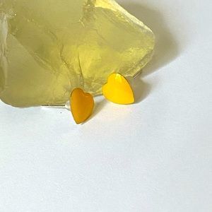 🎈Sale 🎈2 for $10 NWOT yellow heart small post earrings school office church